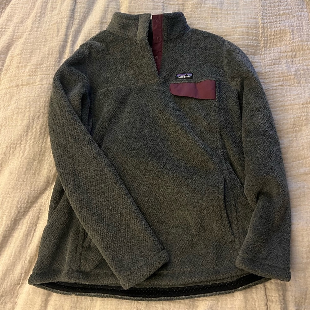 Women’s XL Patagonia Fleece Pullover, Barely Worn, grey and maroon